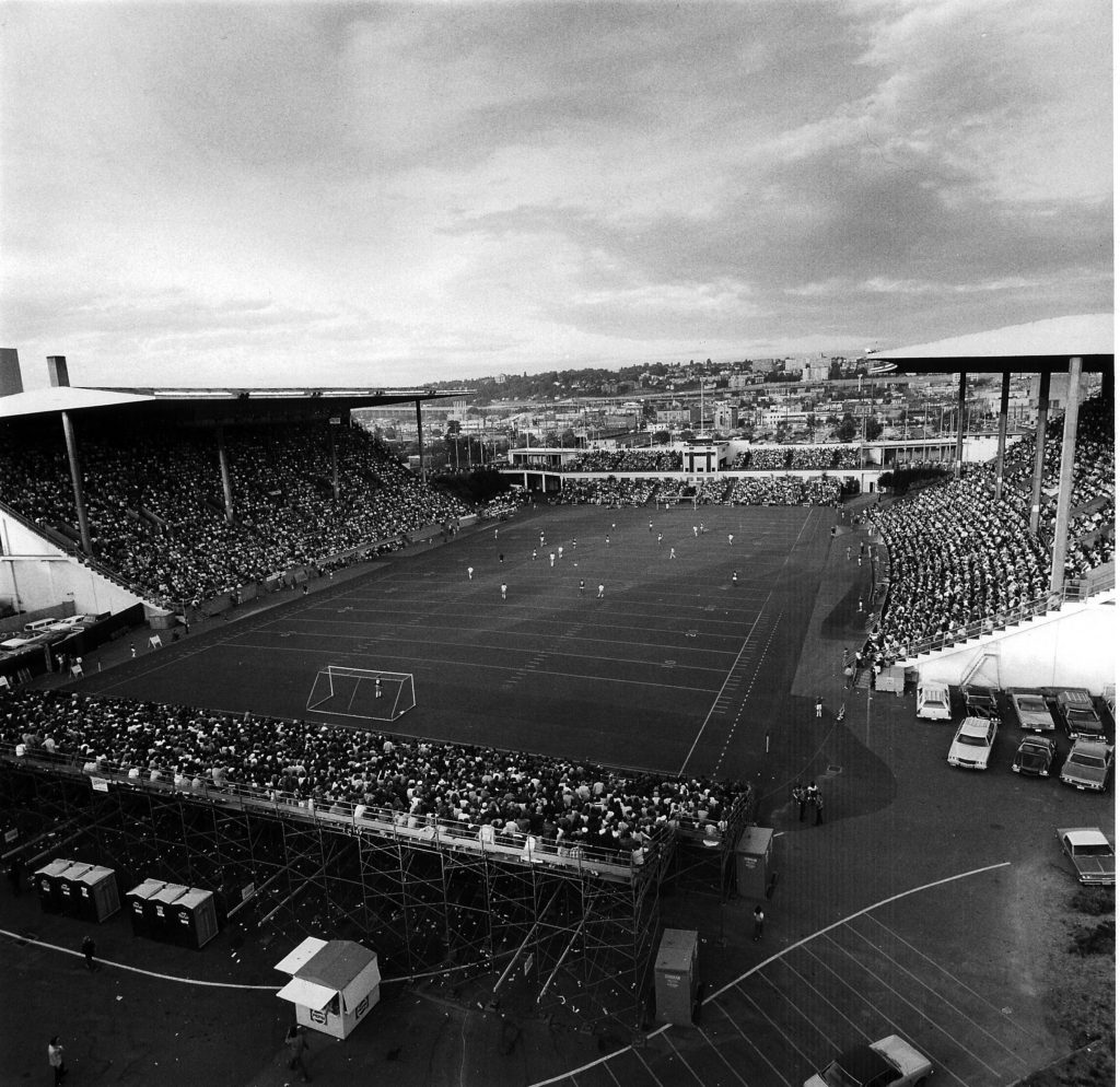 MemorialStadium1974-1024x994.jpg